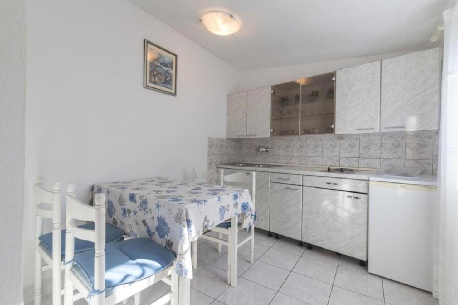 Apartments Jaksa Βις Εξωτερικό φωτογραφία